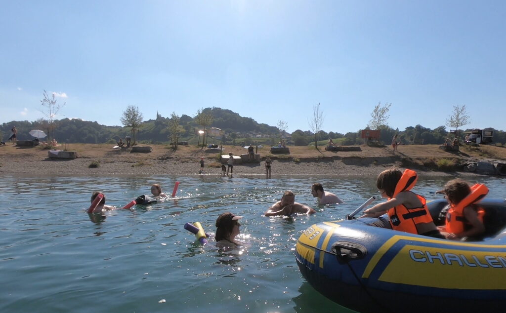 jährliches Rheinschwimmen